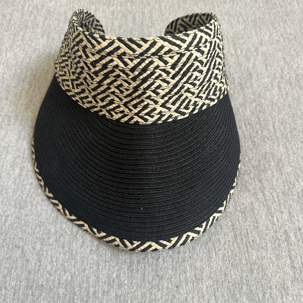Nordstrom rack Black and Cream Woven Visor